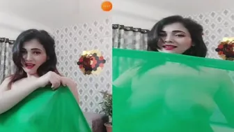 Bhabhi With Huge Boobs Teasing During Live Video Call Session