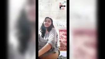 GF Showering Topless Captured In Homemade Bathroom Vid