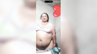Aunty Spreading Her Thick Pussy Lips During Late Night Video Call