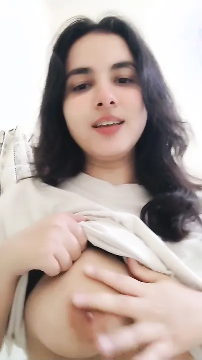Desi Babe Lifting Her Bra Showing One Boob Teasing On Camera