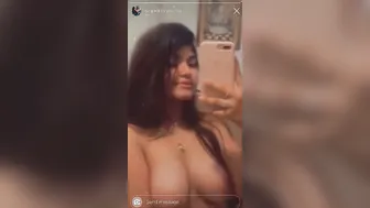 Hot Babe Flashing Her Massive Boobs In Video Status For Lover
