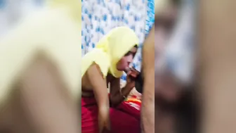 Young Babe Giving Her BF A Sloppy Homemade Blowjob