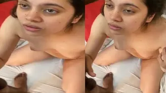 Beautiful GF Giving Oral To Lover In Leaked Mms Clip