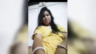 Bengali Wife Lifting Her Nighty Exposing Pussy Before Hardcore