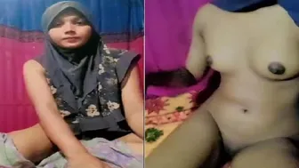 Hijab College Babe Showing Small Boobs To BF On Call