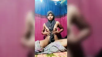 Hijab College Babe Showing Small Boobs To BF On Call