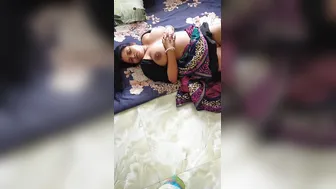 Desperate Aunty Lying Naked On Floor Ready For Wild Action