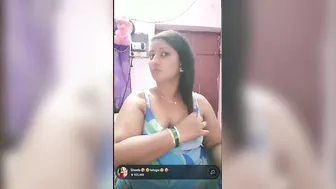Desi Aunty Stripping And Performing Live For Her Followers