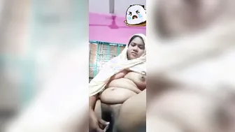 Bengali Boudi Masturbating Hairy Pussy During Video Call Time