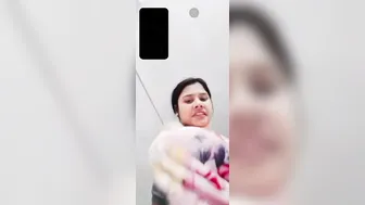 Bengali Milf Showing Her Tight Body On Naughty Video Call