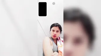 Bengali Milf Showing Her Tight Body On Naughty Video Call