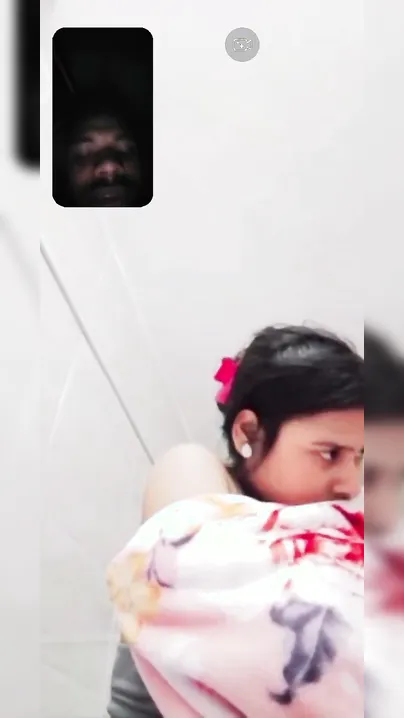 Bengali Milf Showing Her Tight Body On Naughty Video Call