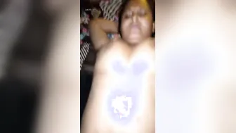 Busty Aunty Rubbing Her Pussy Lips Getting Herself Off At Home