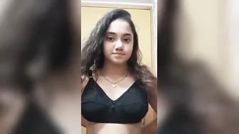 Bangladeshi Tiktok Slut Exposing Her Tits In Leaked Mms Clip