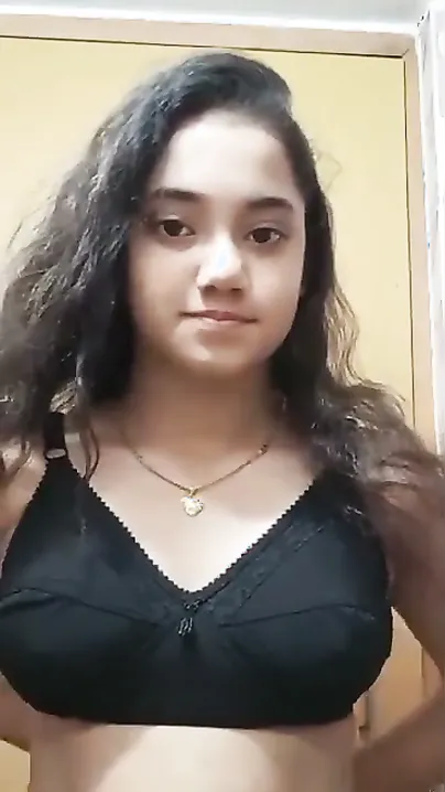 Bangladeshi Tiktok Slut Exposing Her Tits In Leaked Mms Clip