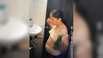 Slim Aunty Unwrapping Her Saree Filming Her Private Bathing Time