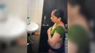 Slim Aunty Unwrapping Her Saree Filming Her Private Bathing Time