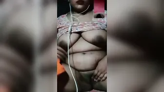Red Lipstick Aunty Getting Naked During Secret Video Call Affair