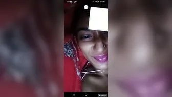 GF Stripping Naked Showing Her Boobs On Video Call Leak