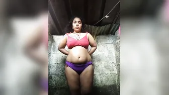 Thick Bengali Gf Showing Her Nude Body In Bathroom Selfie Vid