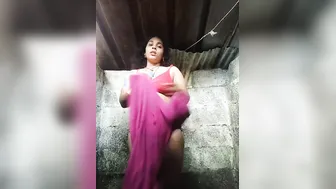 Thick Bengali Gf Showing Her Nude Body In Bathroom Selfie Vid