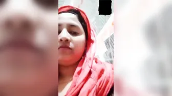 Bhabhi Teasing With Her Round Boobs And Hard Nipples For Hubby