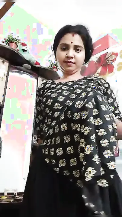 Bhabi Stripping Naked Dancing For Instagram BF