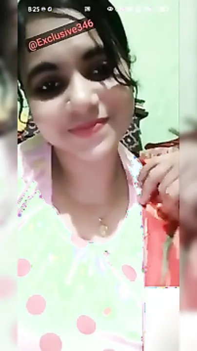 Cute Married Bhabhi Chatting Dirty Flashing Big Boobs On Camera