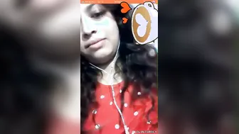 Expressive Bhabi Revealing Tits And Pussy On Video Chat