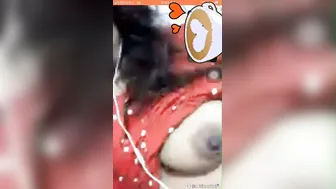 Expressive Bhabi Revealing Tits And Pussy On Video Chat
