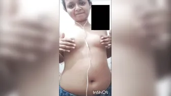 Topless Bhabi In Shower Exposing Perky Tits To Camera