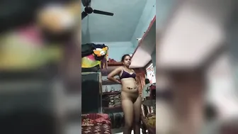 Divorced Bhabhi Stripping Down To Nothing In Her Private Footage