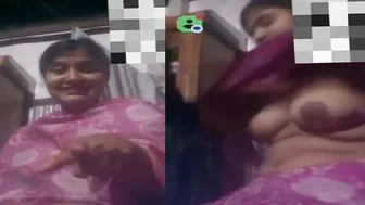 Soft Lipped Bhabhi Revealing Her Untouched Tits For The Camera