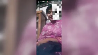 Soft Lipped Bhabhi Revealing Her Untouched Tits For The Camera