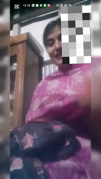 Soft Lipped Bhabhi Revealing Her Untouched Tits For The Camera