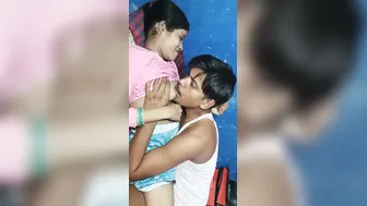 Married Woman Sucking Veggie Sellers Dick For Discount