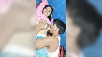 Married Woman Sucking Veggie Sellers Dick For Discount