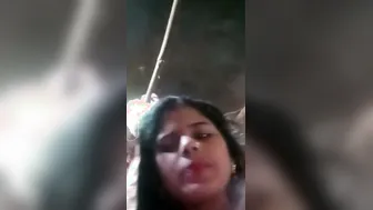 Village Bhabhi Exposing Her Big Tits In Leaked Private Footage