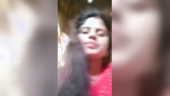 Village Bhabhi Exposing Her Big Tits In Leaked Private Footage