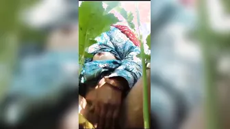 Village Bhabhi Flashing Naked Body Working Alone In The Farm
