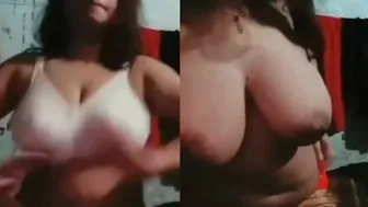 Thick Desi GF Shaking Her Big Ass During Naughty Call