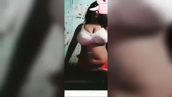 Thick Desi GF Shaking Her Big Ass During Naughty Call