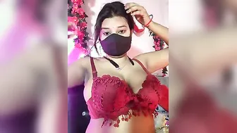 Tamil BBW Showing Off Her Huge Tits While Playing With Herself On Cam