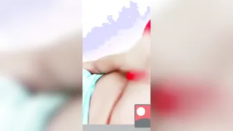 Horny Babe With Huge Boobs Fingering Herself On Live Video