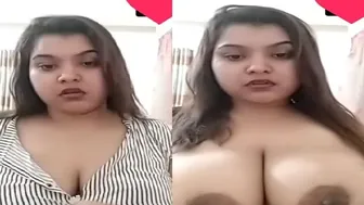 Chubby Gf Flashing Her Massive Boobs On Video Call