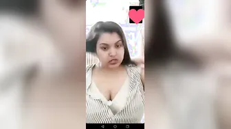 Chubby Gf Flashing Her Massive Boobs On Video Call