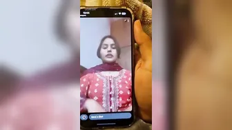 Tamil Girl Shows Off Her Massive Tits In Private Video
