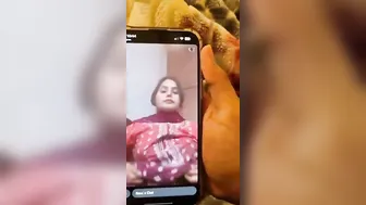 Tamil Girl Shows Off Her Massive Tits In Private Video