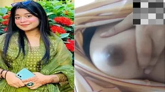Tamil Girl Films Herself Rubbing Her Pussy And Playing