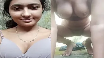 Innocent Country Girl Fingering Outside Caught On Video